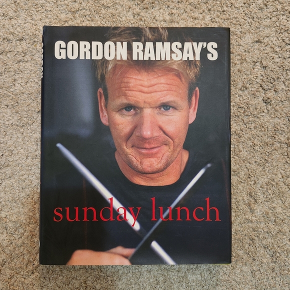 Gordan Ramsay Sunday Lunch Cookbook. - Picture 1 of 3